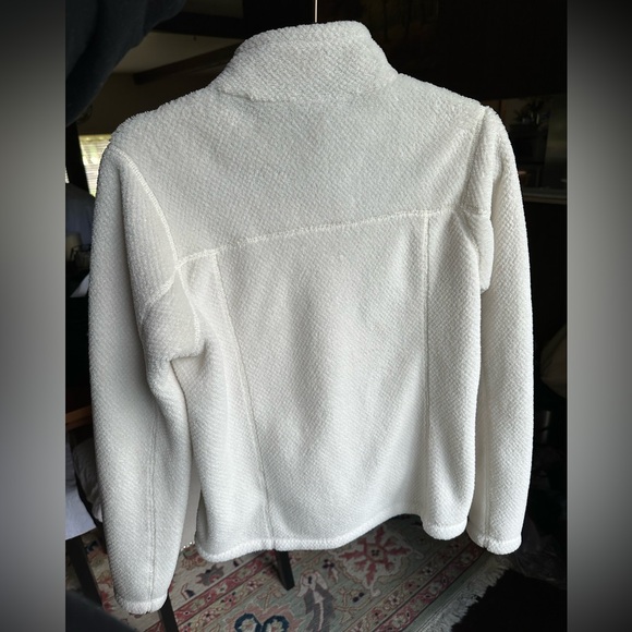 Patagonia Women’s Re-Tool Snap-T Fleece Pullover, White - Small - Picture 2 of 8